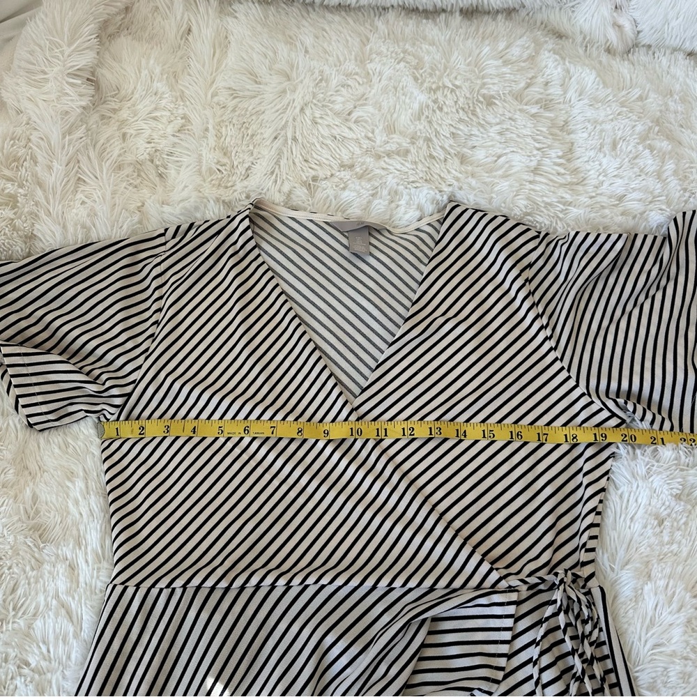 H&M Black Tan Striped Faux Wrap Midi Dress Short Sleeve Tie Waist Large - Picture 5 of 6